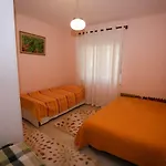 Pine-tree W/ Private Garden 50 M From The Sea *