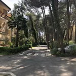 Appartement Pine-tree W/ Private Garden 50 M From The Sea Golem (Tirana)