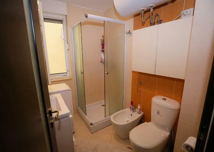 Apartman Pine-tree W/ Private Garden 50 M From The Sea Golem