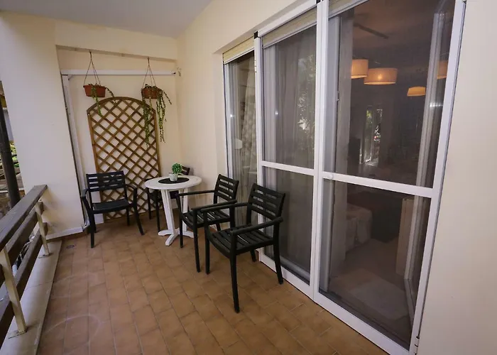 Apartman Pine-tree W/ Private Garden 50 M From The Sea Golem