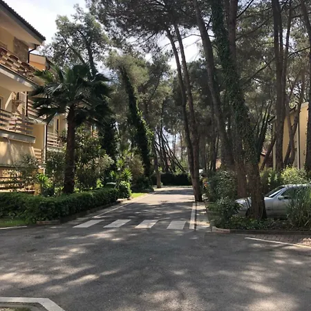 公寓 Pine-tree W/ Private Garden 50 M From The Sea 格勒姆