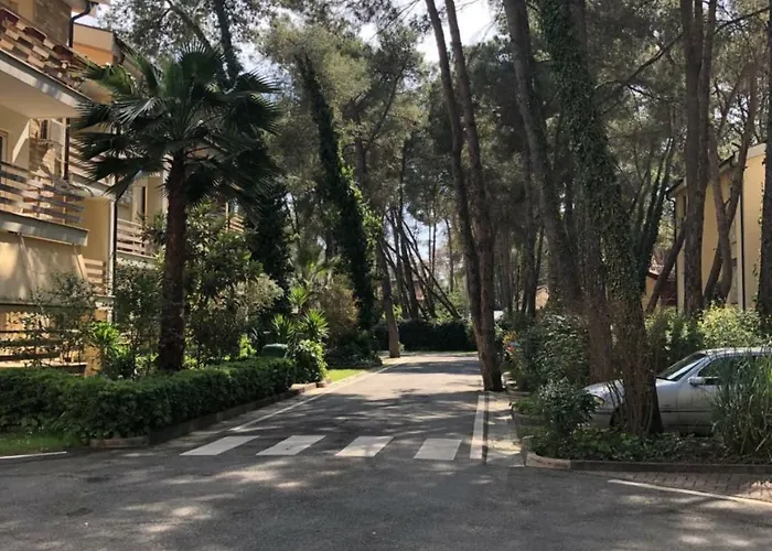 Appartement Pine-tree W/ Private Garden 50 M From The Sea Golem (Tirana)